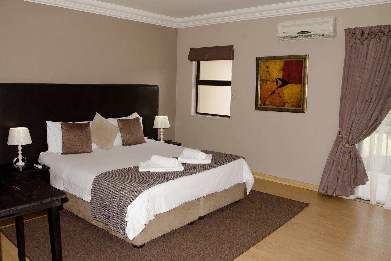 Three Oaks And An Aloe Boutique Hotel هارتبيسبورت الغرفة الصورة